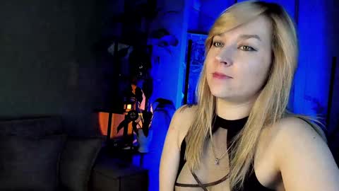 Snapshot of 5_in_one chatting on February 2025 01:22:01 AM Sunshine online show from February 2025 01:22:01 AM