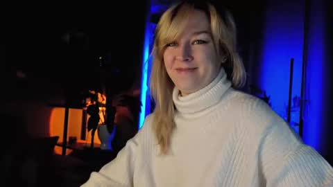 Snapshot of 5_in_one chatting on February 2025 05:12:01 AM Sunshine online show from February 2025 05:12:01 AM