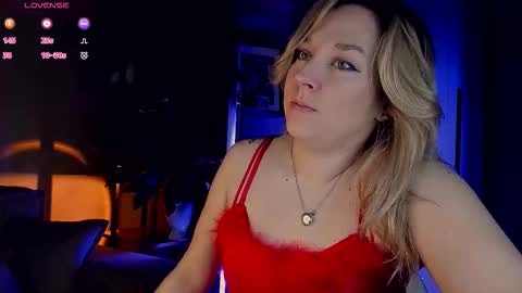 Snapshot of 5_in_one chatting on November 2025 04:25:01 AM Sunshine online show from November 2025 04:25:01 AM