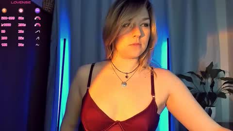 Snapshot of 5_in_one chatting on November 2025 03:30:01 AM Sunshine online show from November 2025 03:30:01 AM