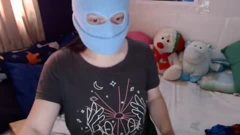 Snapshot of 666maskgirl chatting on December 2024 04:21:01 PM SHANNON online show from December 2024 04:21:01 PM