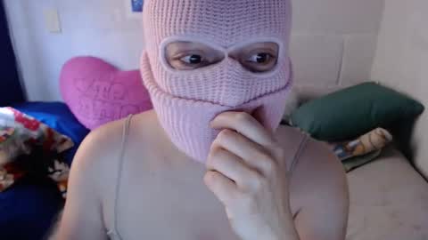 Snapshot of 666maskgirl chatting on January 2025 03:55:01 PM SHANNON online show from January 2025 03:55:01 PM