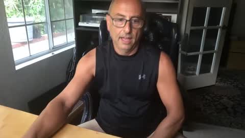 daddy vegas  for single women and couples here online show from September 2025 01:05:01 AM