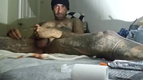 HUGH G RECTION online show from December 2024 01:05:01 AM