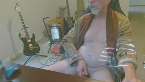 Snapshot of 6stringer62 chatting on April 2026 08:39:01 PM 6stringer62 online show from April 2026 08:39:01 PM