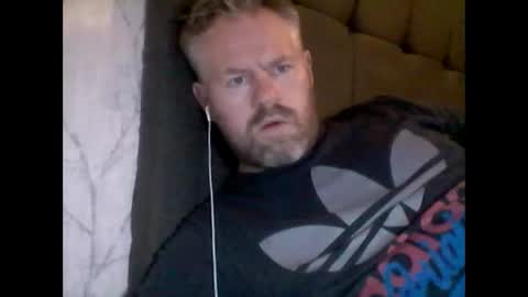 81jonnyx online show from December 2024 02:53:01 PM