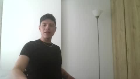 Snapshot of 82tomas chatting on April 2026 04:01:01 PM 82tomas online show from April 2026 04:01:01 PM
