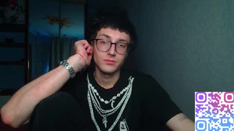 Phillip online show from November 2025 04:12:02 AM