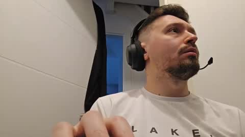 8inchdude93 online show from April 2026 07:58:02 AM