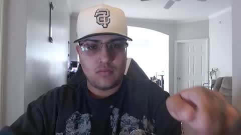 Snapshot of 99_butterfly_boy99 chatting on October 2025 03:56:02 PM Butterfly boy online show from October 2025 03:56:02 PM