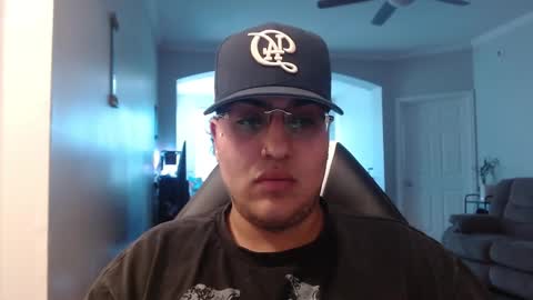 Snapshot of 99_butterfly_boy99 chatting on October 2025 07:12:01 PM Butterfly boy online show from October 2025 07:12:01 PM