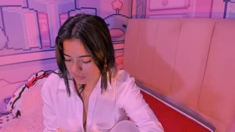 Alice  online show from February 2025 10:33:01 PM