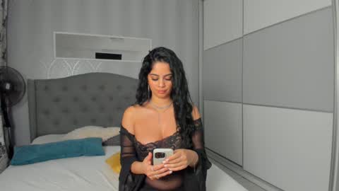 Adelle online show from February 2025 05:06:01 PM