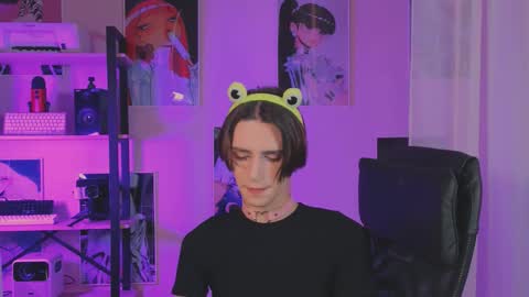 adrian online show from October 2025 05:17:02 AM