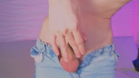 adrian online show from November 2025 05:06:01 AM