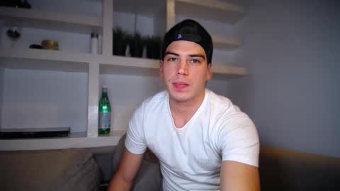 Snapshot of _aesthetic chatting on February 2026 06:14:01 PM _aesthetic online show from February 2026 06:14:01 PM