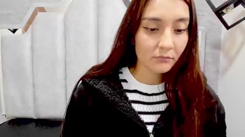  Alaia online show from February 2025 06:04:02 PM