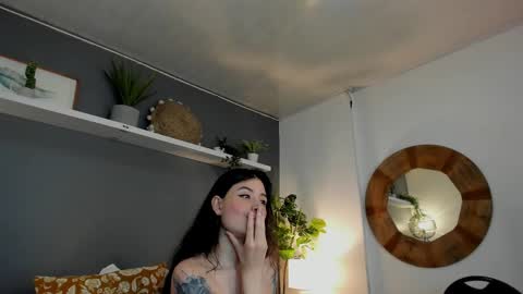  Alice  online show from February 2025 11:10:02 PM