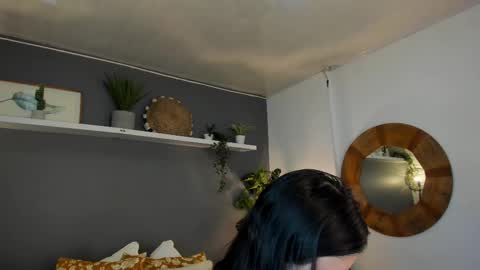  Alice  online show from February 2025 07:43:02 PM