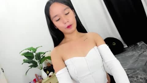 Thea online show from November 2025 01:06:02 AM