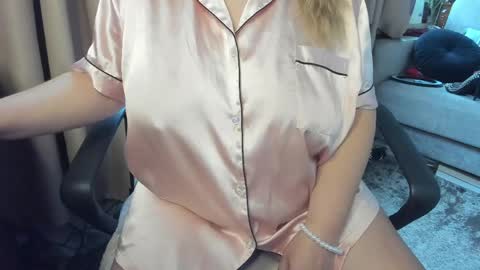 Snapshot of _alyssia_ chatting on May 2026 09:27:02 AM lisa online show from May 2026 09:27:02 AM