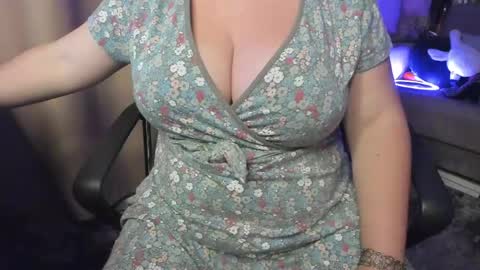 Snapshot of _alyssia_ chatting on May 2026 08:05:02 PM lisa online show from May 2026 08:05:02 PM