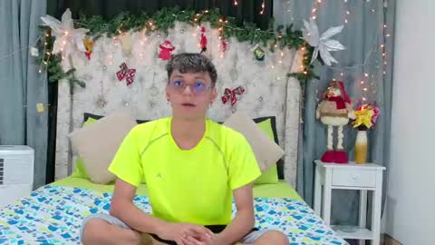 Andres online show from December 2024 07:00:01 PM