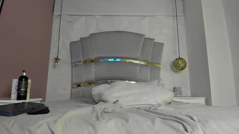 Andrew online show from January 2025 01:31:02 AM