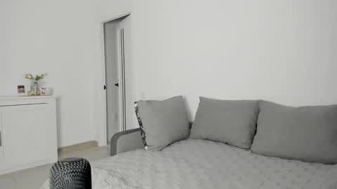 Anna online show from November 2025 02:39:01 PM