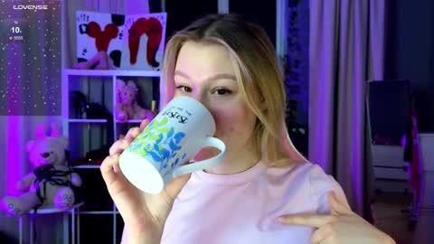 Anna Nolan online show from February 2026 06:42:02 AM