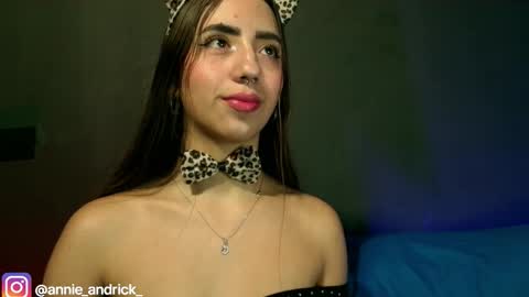 Annie Andrick online show from October 2025 02:28:01 PM