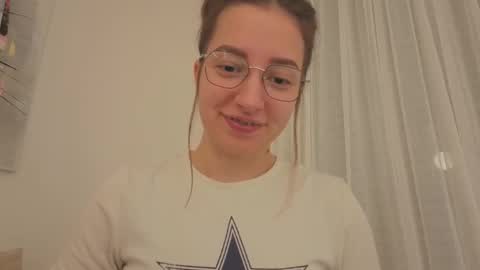 Snapshot of _annieone chatting on November 2025 10:04:02 PM Anna online show from November 2025 10:04:02 PM