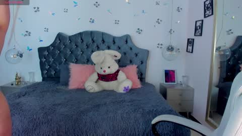 Snapshot of _antonnela_ chatting on January 2025 02:07:02 PM antonnela online show from January 2025 02:07:02 PM