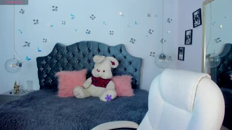 Snapshot of _antonnela_ chatting on January 2025 02:26:01 PM antonnela online show from January 2025 02:26:01 PM