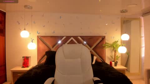 Snapshot of _antonnela_ chatting on September 2025 02:29:02 PM antonnela online show from September 2025 02:29:02 PM