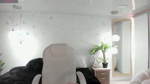 antonnela online show from April 2026 02:24:01 PM