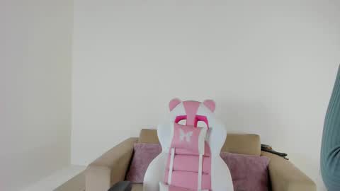    online show from March 2025 01:09:01 PM