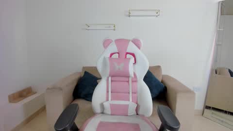    online show from November 2025 12:27:01 PM