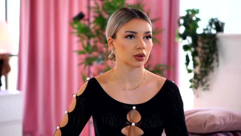 Snapshot of _arielle chatting on January 2025 09:16:02 AM Arielle online show from January 2025 09:16:02 AM