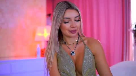 Snapshot of _arielle chatting on November 2025 09:36:01 AM Arielle online show from November 2025 09:36:01 AM