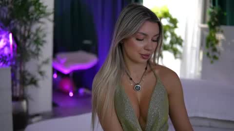 Snapshot of _arielle chatting on June 2026 07:35:02 AM Arielle online show from June 2026 07:35:02 AM