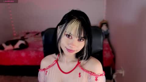 Snapshot of _ariiaa_ chatting on November 2025 12:35:02 AM Aria online show from November 2025 12:35:02 AM