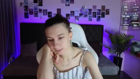 _ash_leyy_ online show from February 2026 01:32:01 AM