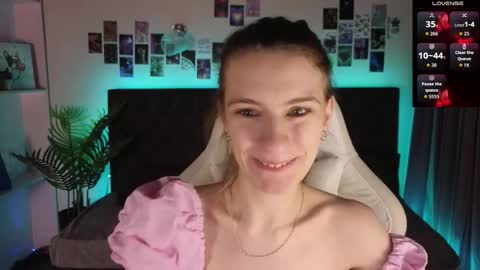 _ash_leyy_ online show from February 2026 01:23:01 AM