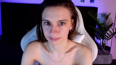 _ash_leyy_ online show from February 2026 06:26:01 AM