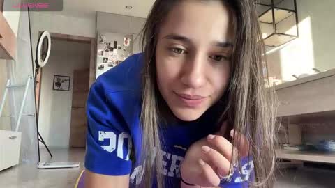 _aura_18 online show from October 2025 01:14:02 AM