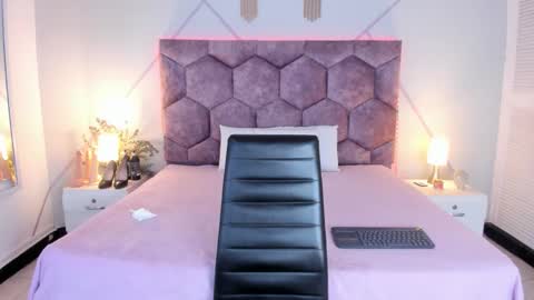 _aurora_collins_ online show from February 2026 01:40:02 PM