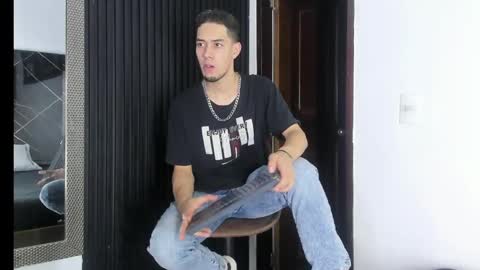 _axel_09 online show from May 2026 03:58:01 AM
