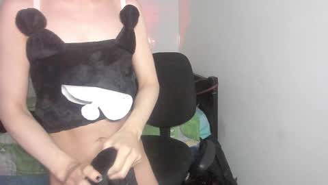 _baby_vi online show from October 2025 02:35:01 AM