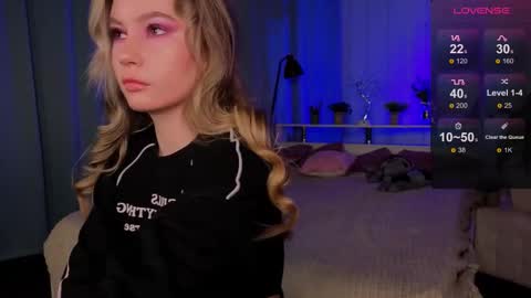 Bella online show from November 2025 02:30:01 PM